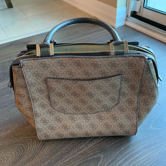 GUESS Tote Bag - Picture 4 of 8